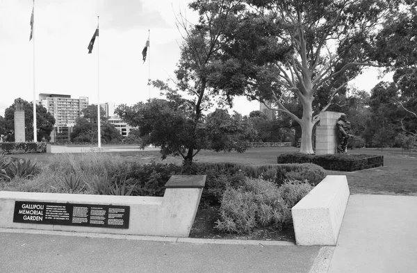 Gallipoli Memorial Garden poblíž The Shrine of Remembrance v Melbourne, Austrálie — Stock fotografie