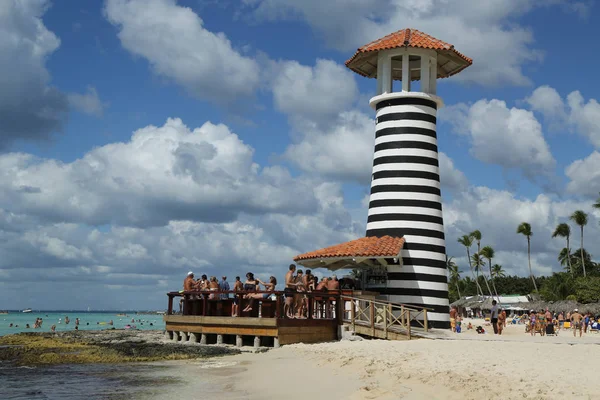 Bar de playa en Iberostar Hacienda Dominicus en Playa Bayahibe Beach en La Romana, República Dominicana — Foto de Stock