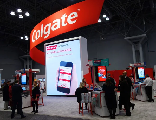 Colgate booth at the Greater NY Dental Meeting in New York. — Stock Photo, Image