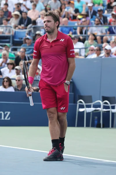Campeão do Grand Slam Stanislas Wawrinka da Suíça em ação durante sua quarta rodada no US Open 2016 — Fotografia de Stock