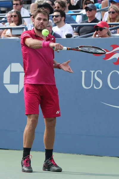 Grand Slam şampiyonluğu Stanislas Wawrinka İsviçre'nin bize açık 2016 onun yuvarlak dört maç sırasında eylem: — Stok fotoğraf