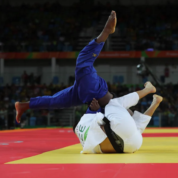Olympic champion Czech Republic Judoka Lukas Krpalek (in white) in action against Jorge Fonseca of Portugal during men -100 kg match of the Rio 2016 Olympics — Stock Photo, Image