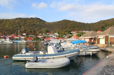 Gustavia Harbor'da St Barts, Fransız Batı Hindistan