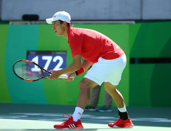 Eylem sırasında onun erkek profesyonel tenis oyuncusu Kei Nishikori Japonya'nın yarı final maç Rio 2016 Olimpiyat Oyunları singles — Stok fotoğraf