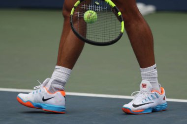 Grand Slam şampiyonu İspanya Rafael Nadal özel Nike tenis ayakkabıları antrenman sırasında bize açık 2016 için giyer