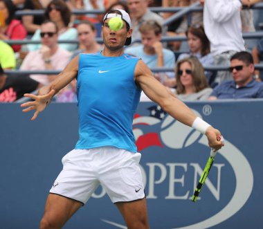  Grand Slam şampiyonu İspanya Rafael Nadal pratikte bize açık 2016