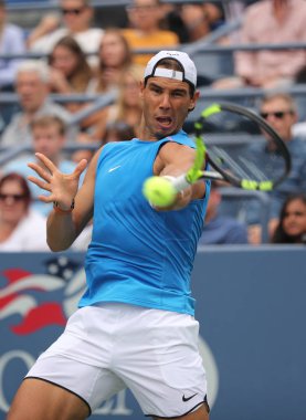  Grand Slam şampiyonu İspanya Rafael Nadal pratikte bize açık 2016