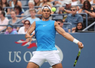  Grand Slam şampiyonu İspanya Rafael Nadal pratikte bize açık 2016