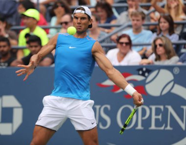  Grand Slam şampiyonu İspanya Rafael Nadal pratikte bize açık 2016