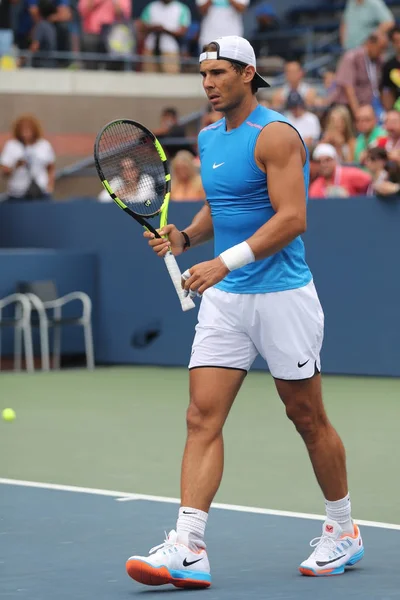 Grand-Slam-Champion Rafael Nadal aus Spanien im Training für unser Open 2016 — Stockfoto