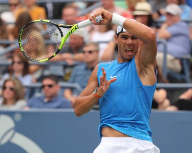 Grand Slam şampiyonu İspanya Rafael Nadal pratikte bize açık 2016