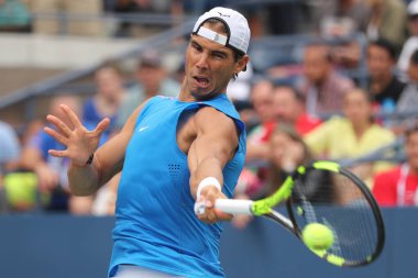 Grand Slam şampiyonu İspanya Rafael Nadal pratikte bize açık 2016