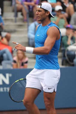 Grand Slam şampiyonu İspanya Rafael Nadal pratikte bize açık 2016