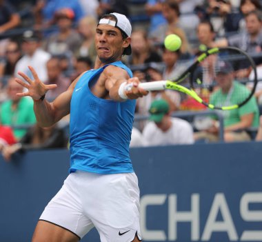 Grand Slam şampiyonu İspanya Rafael Nadal pratikte bize açık 2016