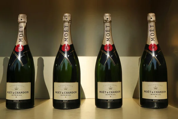 Moet en Chandon champagne gepresenteerd aan de National Tennis Center tijdens ons Open 2016 — Stockfoto