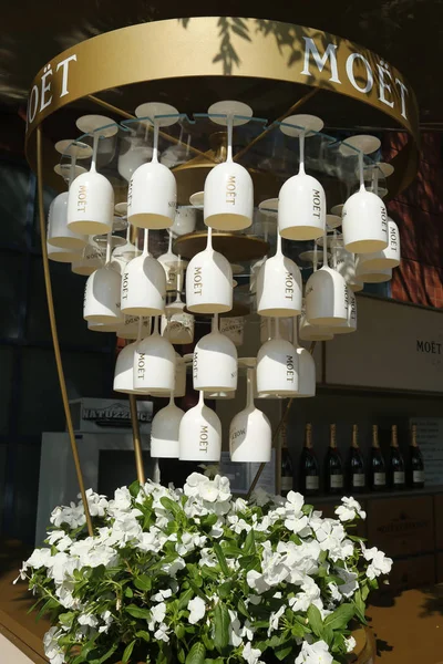 Moet and Chandon champagne presented at the National Tennis Center during US Open 2016 — Stock Photo, Image