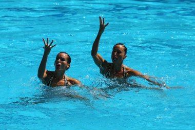 Ona Carbonell ve Gemma Mengual İspanya Rio 2016 başlangıç rutin ücretsiz senkronize yüzme düet sırasında rekabet 
