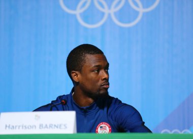 Olimpiyat Şampiyonu Harrison Barnes Rio 2016 Olimpiyat Oyunları Basın Merkezi erkekler basketbol takımı ABD basın toplantısı sırasında