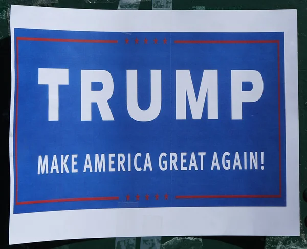 Zaloguj się na poparcie kandydata na prezydenta Donald Trump na wyświetlaczu — Zdjęcie stockowe