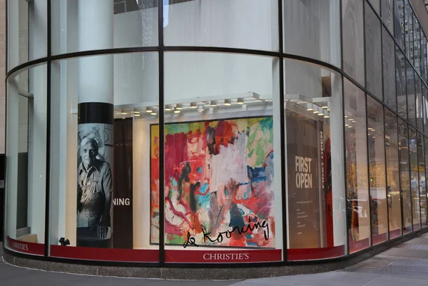 Christie's hoofdkwartier in Rockefeller Plaza in New York — Stockfoto