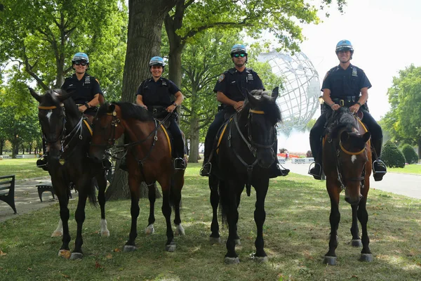 NYPD mounted unit police officers ready to protect public at Billie Jean King National Tennis Center during US Open 2016 — Stock Photo, Image