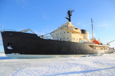 Arctic Buzkıran Sampo donmuş Baltık Denizi benzersiz cruise sırasında.