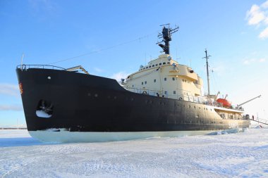  Arctic Buzkıran Sampo donmuş Baltık Denizi benzersiz cruise sırasında.