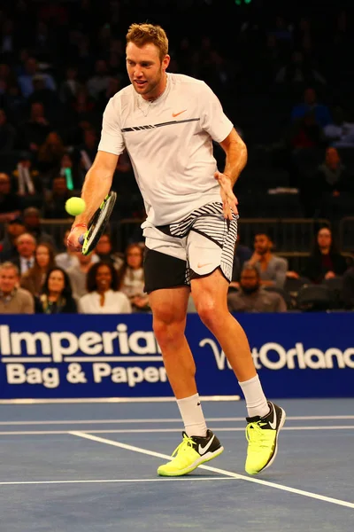 Jugador de tenis profesional Jack Sock de Estados Unidos en acción durante el evento de tenis BNP Paribas Showdown 10th Anniversary —  Fotos de Stock