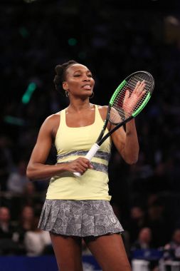 Grand Slam şampiyonu Venus Williams, Amerika Birleşik Devletleri içinde Bnp Paribas Showdown 10 yıldönümü Tenis olay sırasında hareket