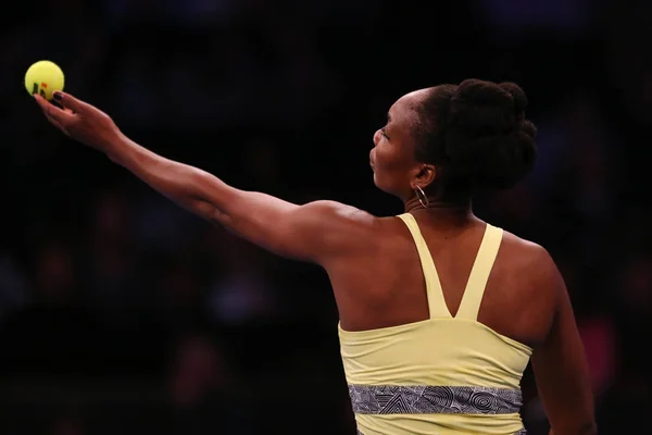 Campeão do Grand Slam Venus Williams dos Estados Unidos em ação durante o evento de tênis de 10 anos do BNP Paribas Showdown — Fotografia de Stock