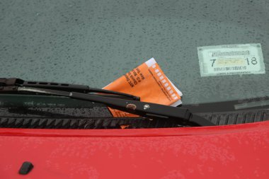 New York'ta araba ön cam üzerinde ihlali alıntının otopark yasadışı