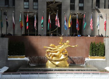midtown Manhattan'ın alt plaza rockefeller Center prometheus heykeli 