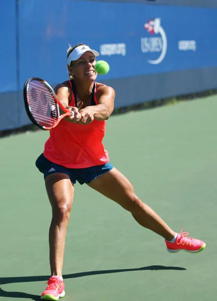 Angelique Kerber, campeona del Grand Slam de Alemania, practica para el US Open 2016 —  Fotos de Stock