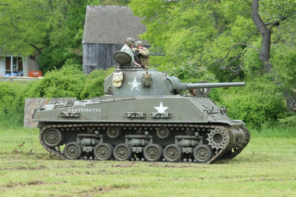 Czołg M4 Sherman Muzeum zbroi amerykańskiej podczas Ii wojny światowej obozowisko — Zdjęcie stockowe