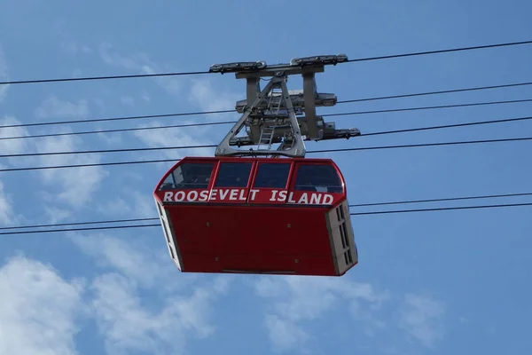 El famoso tranvía The Roosevelt Island en Nueva York — Foto de Stock