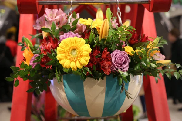 Disposizione dei fiori durante il famoso Macy's Annual Flower Show in Macy's Herald Square — Foto Stock