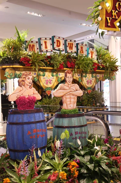"Carnaval "decoração de flores tema durante o famoso Macy 's Annual Flower Show — Fotografia de Stock