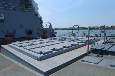 ABD Deniz Kuvvetleri destroyeri Uss Farragut filo hafta 2016 yılında New York sırasında üzerinde Tomahawk füzeleri için dikey başlatılması sistemi 
