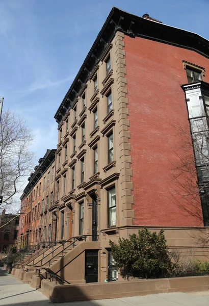 New York City brownstones w zabytkowej dzielnicy Brooklyn Heights — Zdjęcie stockowe