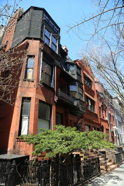 New York City brownstones at historic Brooklyn Heights neighborhood. — Stock Photo, Image