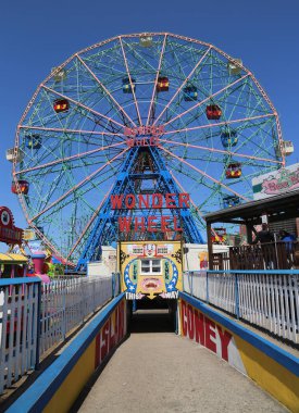 merak tekerlek coney Adası eğlence parkı.