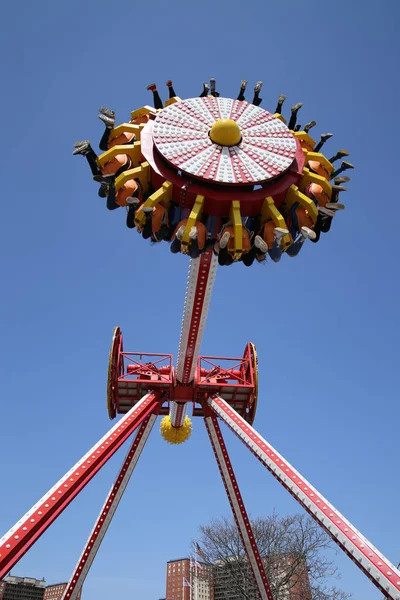 Luna 360 vzrušení jízda v coney island luna park — Stock fotografie