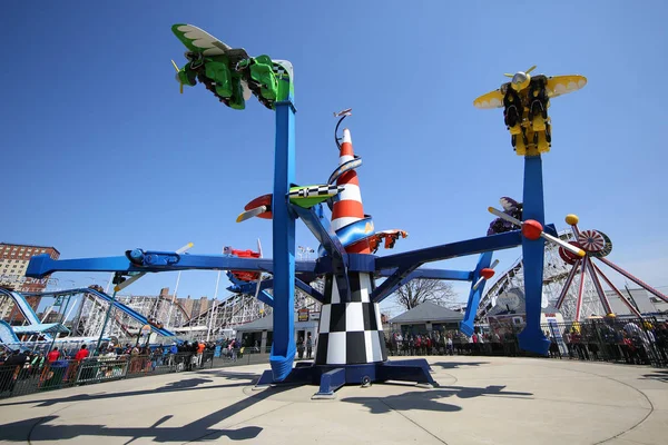 Air race rida i coney island luna park — Stockfoto