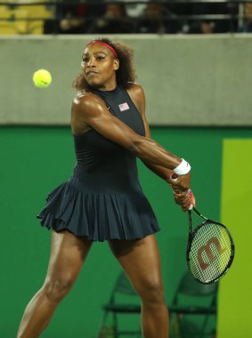 İki maç Rio 2016 Olimpiyat Oyunları Olimpiyat Şampiyonu Serena Williams Amerika Birleşik Devletleri içinde hareket Tekler sırasında yuvarlak 