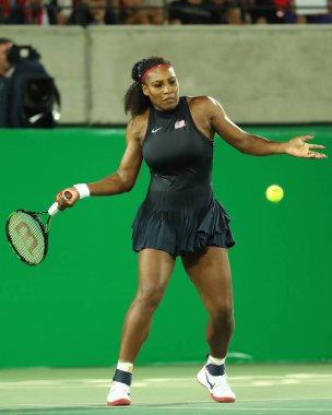 İki maç Rio 2016 Olimpiyat Oyunları Olimpiyat Şampiyonu Serena Williams Amerika Birleşik Devletleri içinde hareket Tekler sırasında yuvarlak 