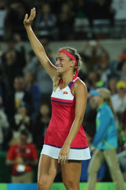 Olimpiyat Şampiyonu Porto Riko Monica Puig Tenisi Bayanlar Tekler final Rio 2016 Olimpiyat Oyunları, Olympic Tennis Centre'sonra zafer kutluyor