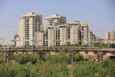 Köprü ve bira Sheba, İsrail modern binalarda borular