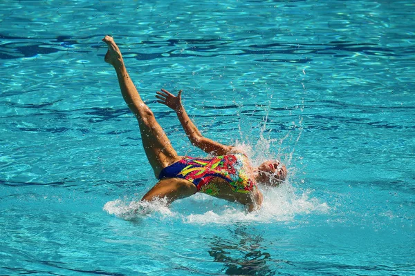Lolita Ananasova en Anna Voloshyna van Oekraïne concurreren tijdens Synchroonzwemmen duetten vrije routine inleiding van de Olympische spelen Rio 2016 — Stockfoto