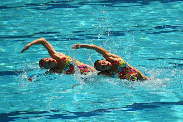 Lolita ananasova und anna voloshyna aus der Ukraine wetteifern während synchronisierte Schwimm-Duette freie Routine Vorlauf der Olympischen Spiele Rio 2016 — Stockfoto