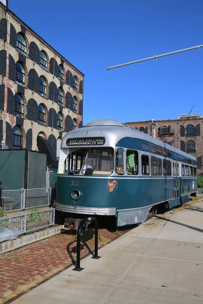 在布鲁克林红钩条的老电车 — 图库照片